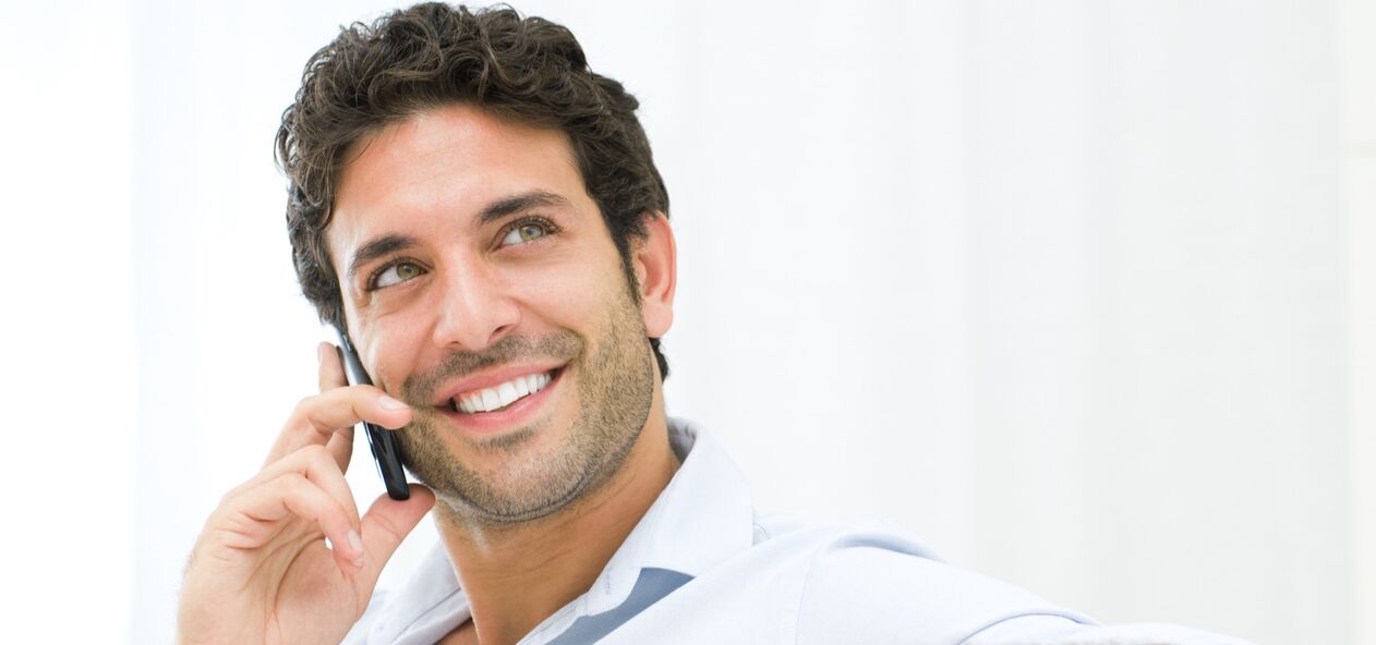 Bir adam popüler penis büyütme işleminin olumlu sonuçlarını paylaşıyor