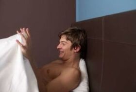 Adam penisini masajla büyüttü