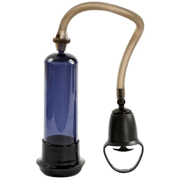 Vakum pompası, penisin boyutunu hızla artırarak dokuları kanla doldurur.