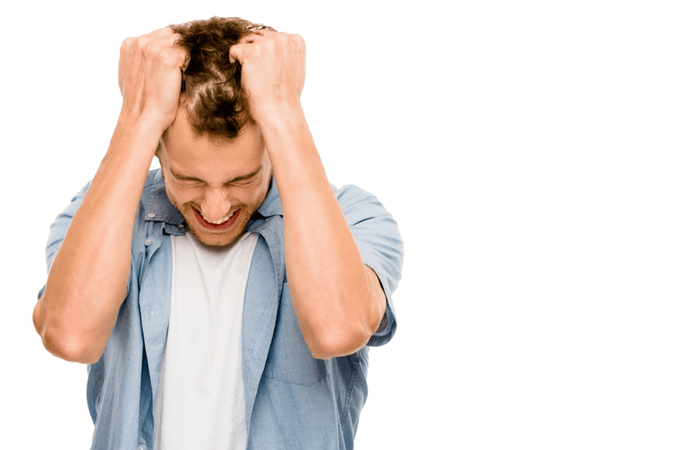 bir adam küçük bir çük yüzünden üzgün, meme nasıl arttırılır